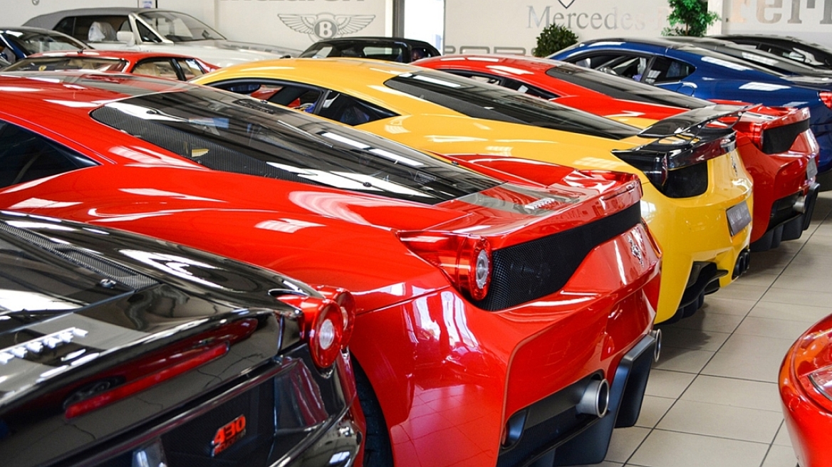 Γιατί δεν πωλούνται στην Ελλάδα Aston Martin, Ferrari, Bentley…