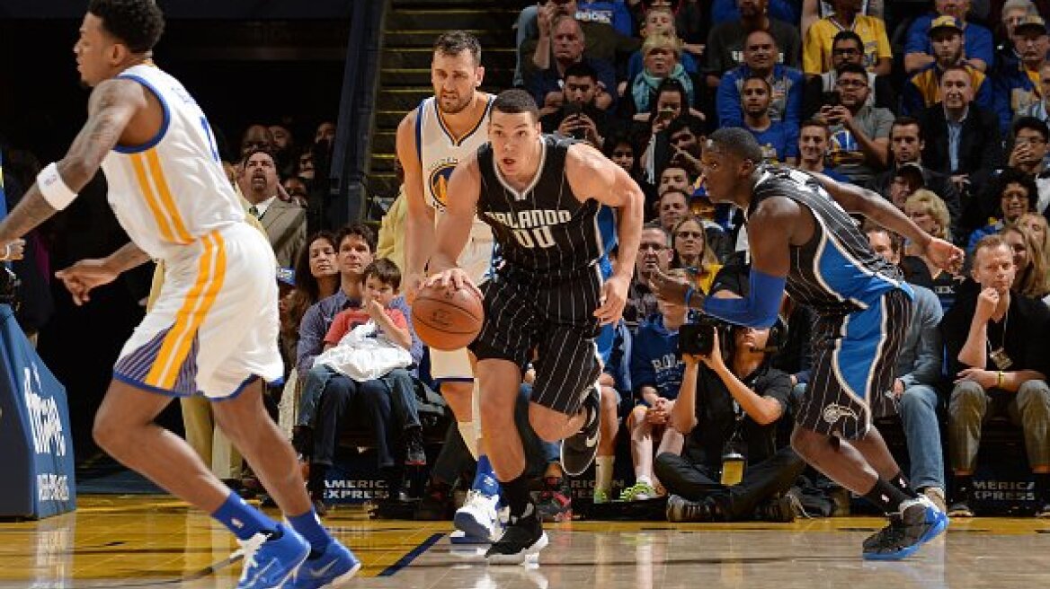 Κάρφωσε σε στούντιο και πάνω από τον... παραγωγό της εκπομπής ο Γκόρντον!