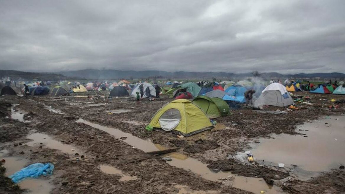 Idomeni: Refugees and Europe’s ‘culture’ are sinking in mud (pics)