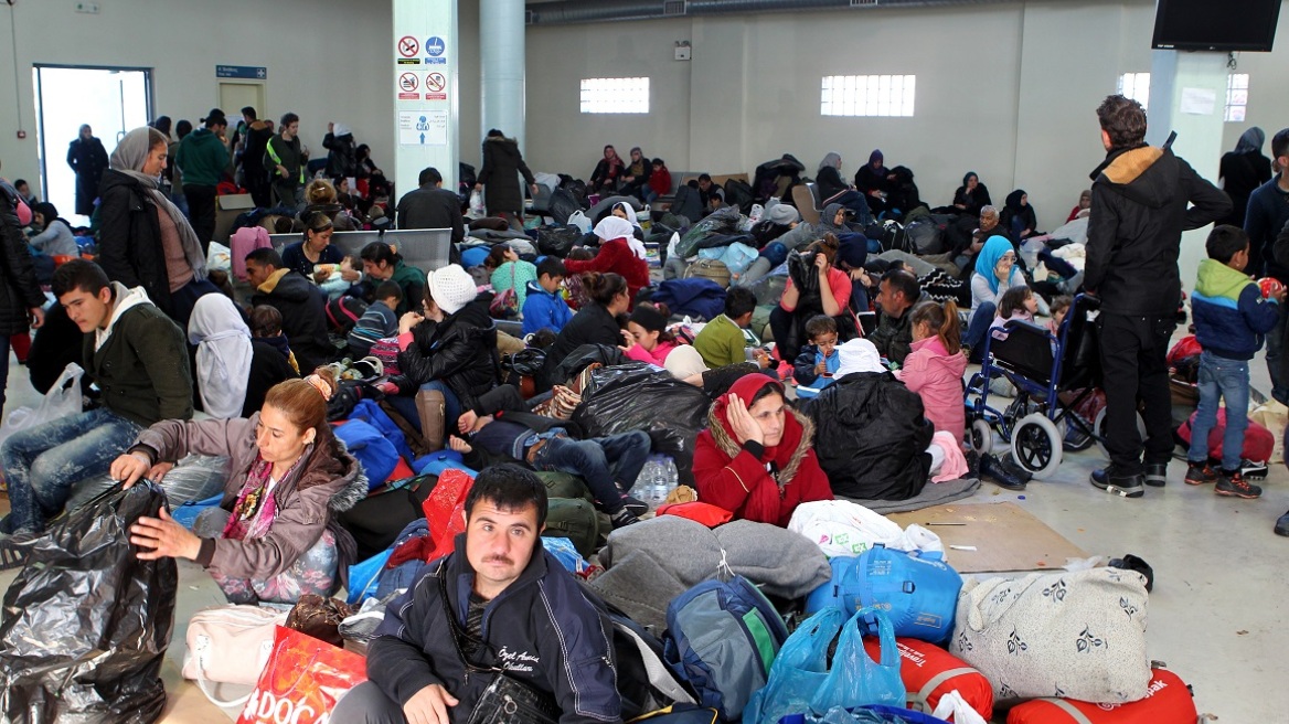 Περισσότεροι από 3.000 μετανάστες παραμένουν στον Πειραιά – Ακόμη 1.134 έφτασαν τις τελευταίες ώρες 
