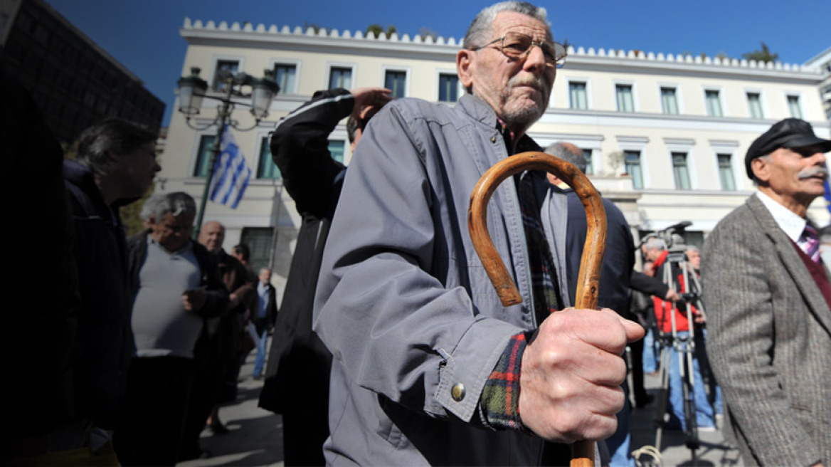 Institutions to impose hike of 10-30 euros per month to employees and pensioners