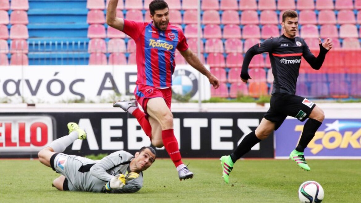 Με φοβερό Μπακασέτα ο Πανιώνιος, 3-0 την Ξάνθη