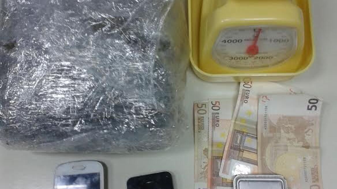 Σέρρες: Συνέλαβαν ζευγάρι Αλβανών με ένα κιλό χασίς