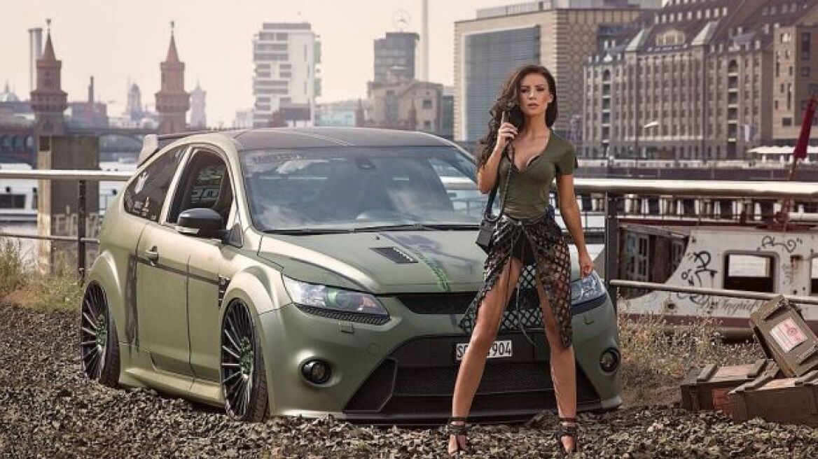 Cars and hot girl! (sizzling pics)