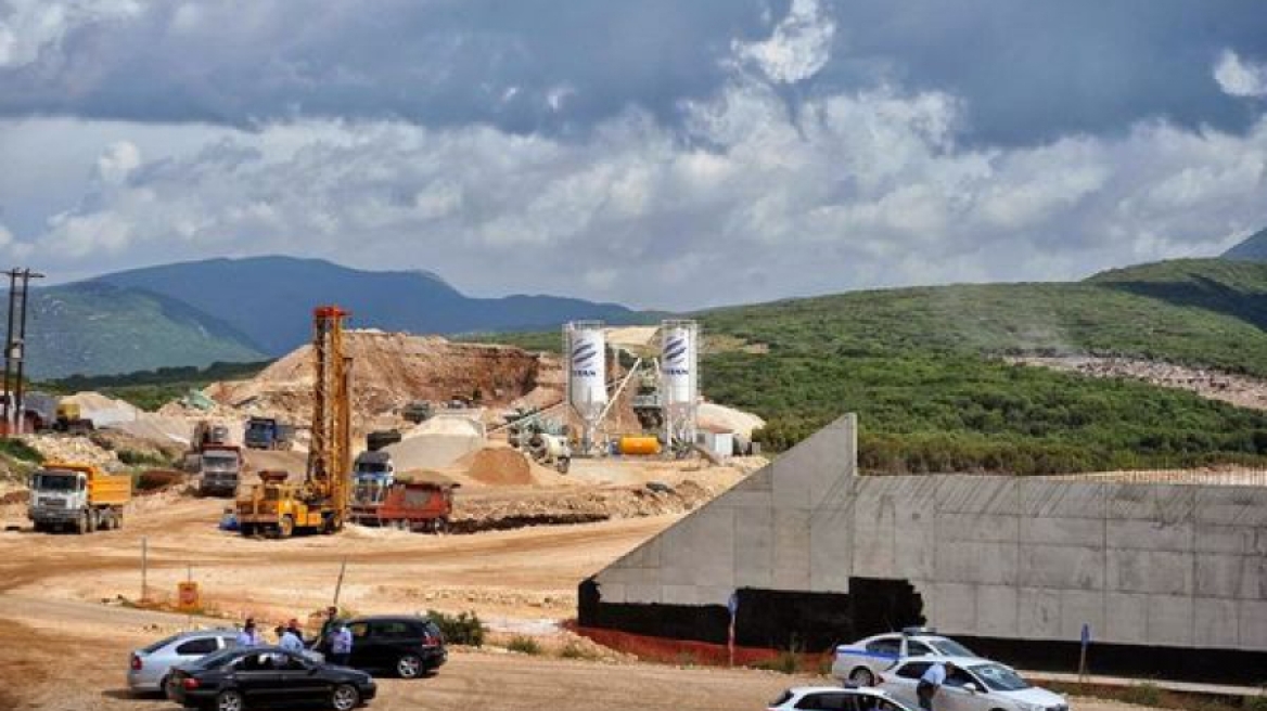Τι αλλάζει στα δημόσια έργα: Ποινικές ρήτρες για τις καθυστερήσεις και μπόνους επιτάχυνσης