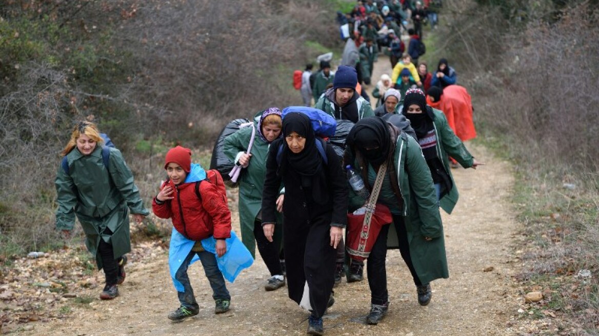 Ασφυκτιούν τα νησιά με 9.200 πρόσφυγες - 1.500 έφυγαν σε 24 ώρες από την Ειδομένη