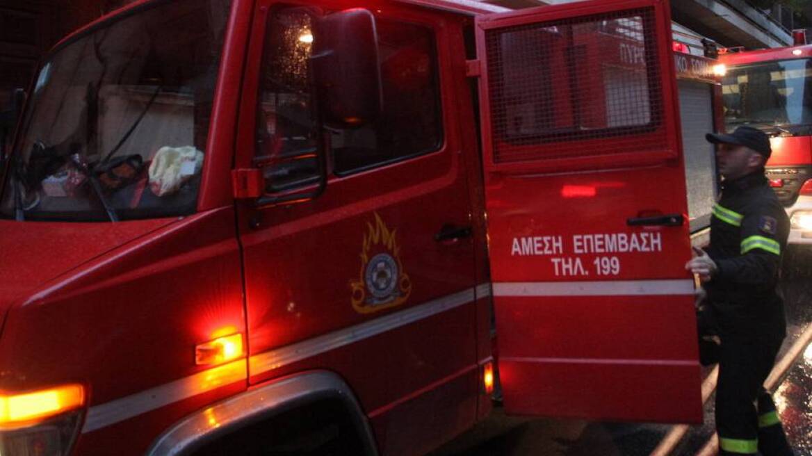 Φωτιά σε διαμέρισμα αναστάτωσε γειτονιά στη Γλυφάδα