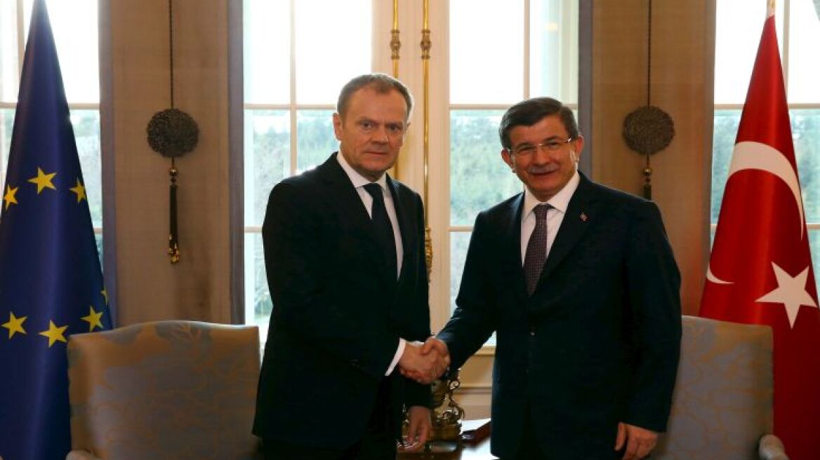 Έκτακτη συνάντηση Τουσκ-Νταβούτογλου στην Άγκυρα