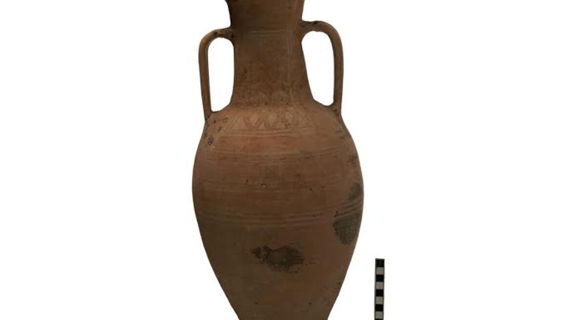 Αρχαίος αμφορέας «ταξίδευε» με το... ΚΤΕΛ