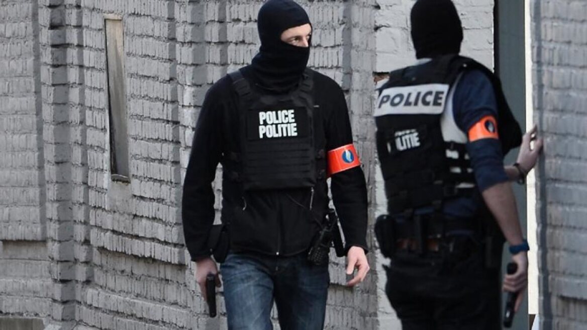 Huge manhunt in Brussels after shooting linked to Paris attacks