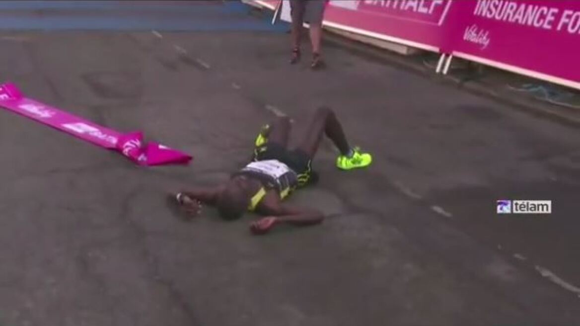 Απίστευτο βίντεο: Δείτε τον πιο... ανατρεπτικό τερματισμό σε αγώνα δρόμου