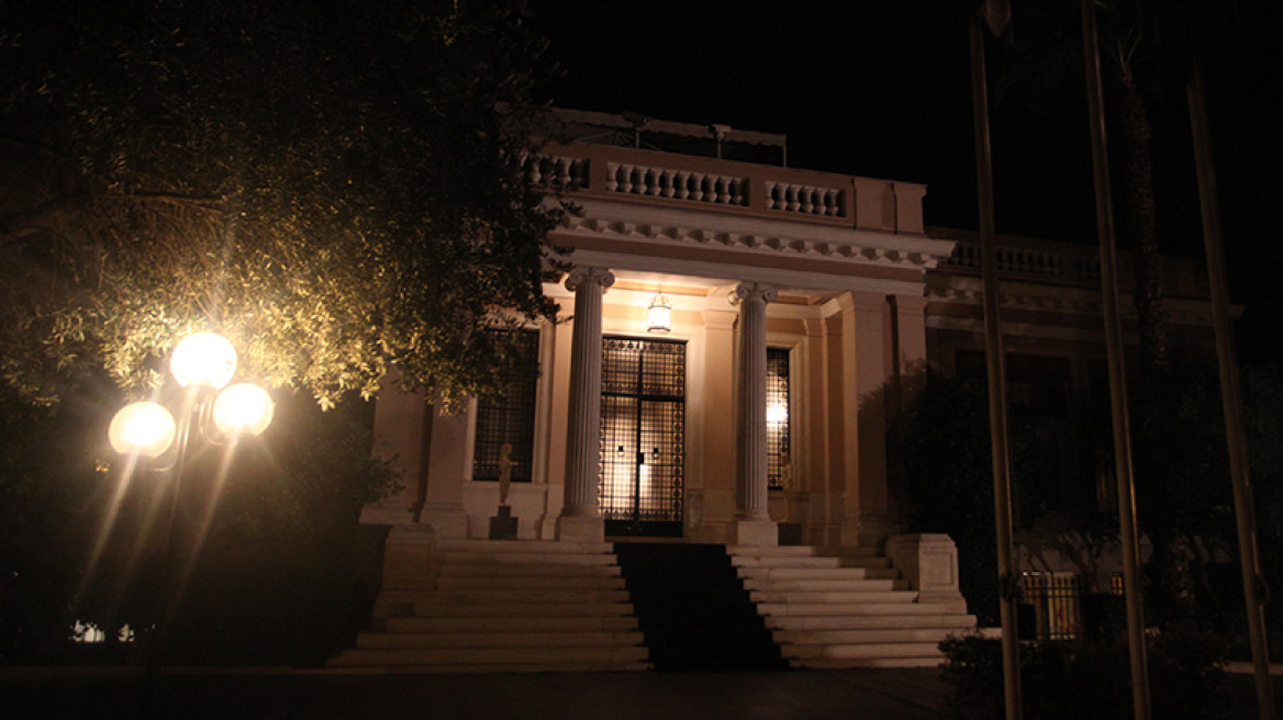 Μαξίμου: Έχουμε «ανακωχή» - Καμμένος: Επιμένω στην παραίτηση Μουζάλα