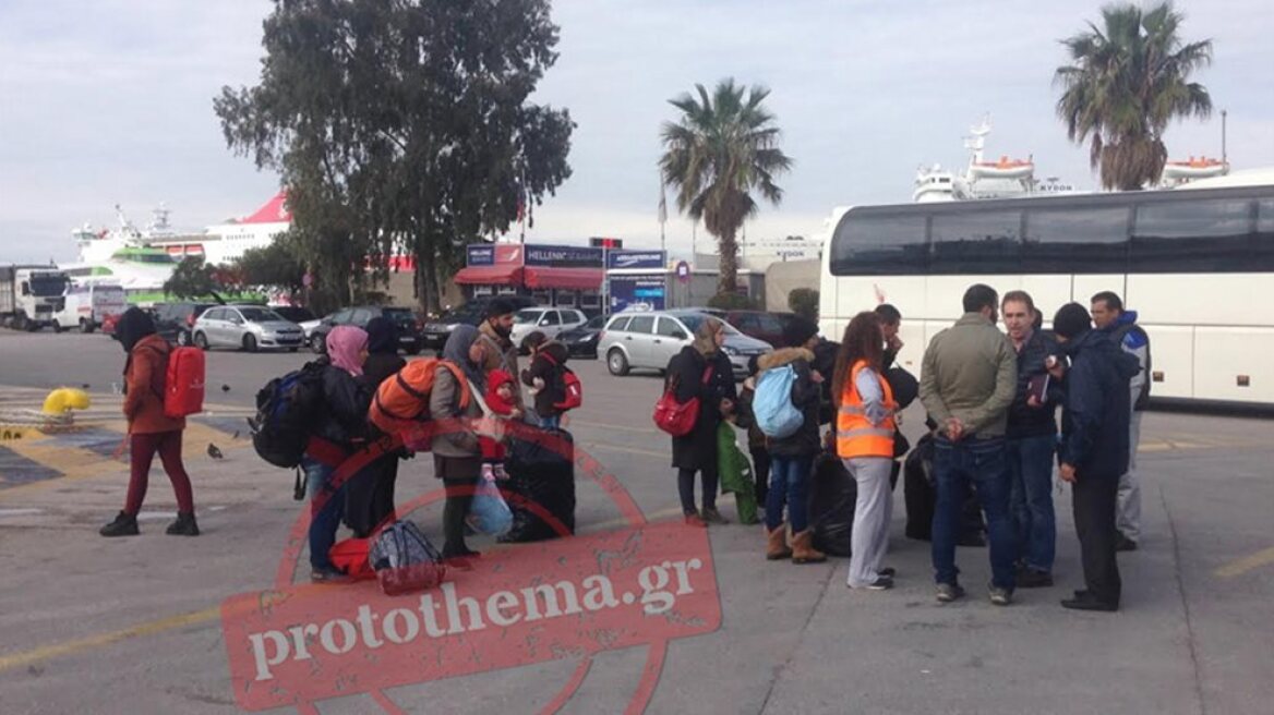 Το λιμάνι του Πειραιά θυμίζει Ειδομένη: Άλλοι 600 πρόσφυγες έφτασαν το πρωί 