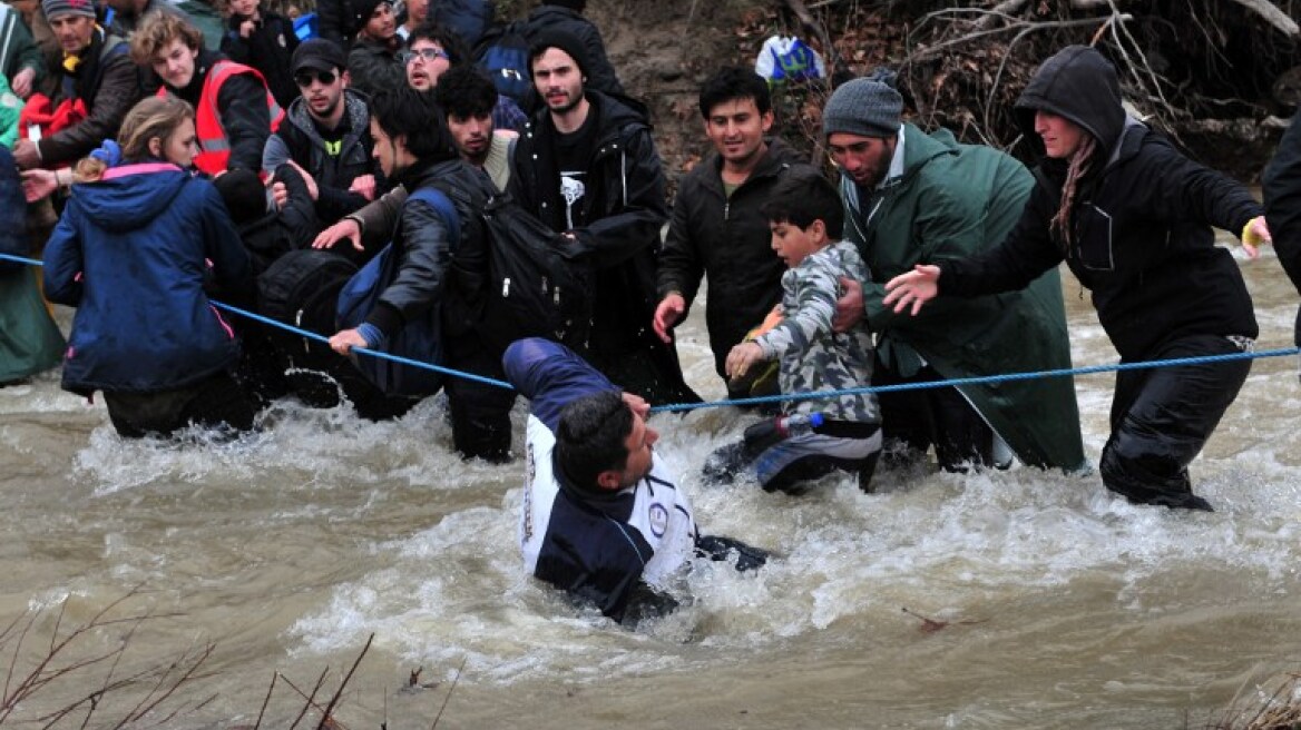 Τα Σκόπια έστειλαν πίσω τους μετανάστες, η κυβέρνηση δεν το... κατάλαβε