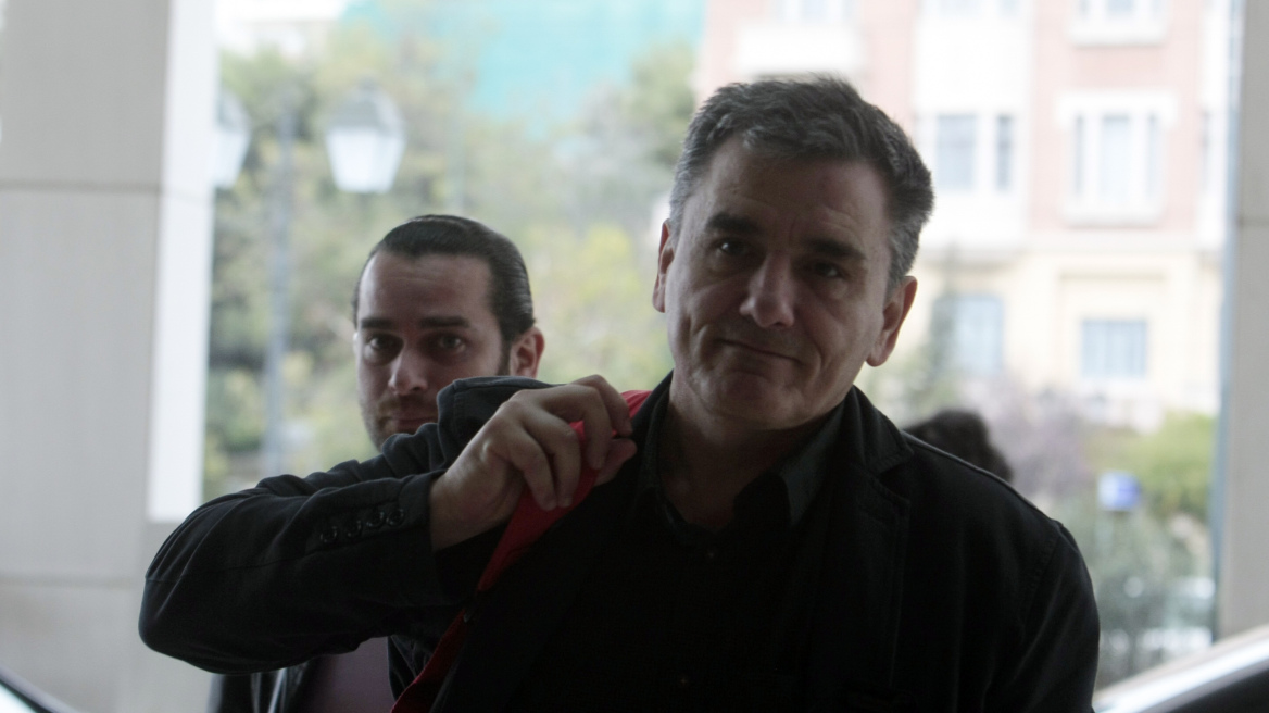 Ο Τσακαλώτος απείλησε το ΔΝΤ με συνέχιση των διαπραγματεύσεων στην... Ειδομένη