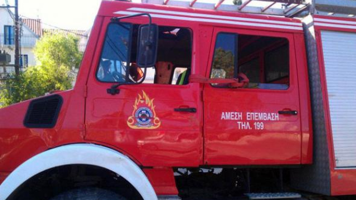Μεγάλη πυρκαγιά σε αποθήκη ανταλλακτικών στην Κρήτη
