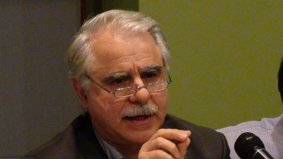 Μπαλάφας: Ο Μουζάλας πρέπει και μπορεί να μείνει στην κυβέρνηση 