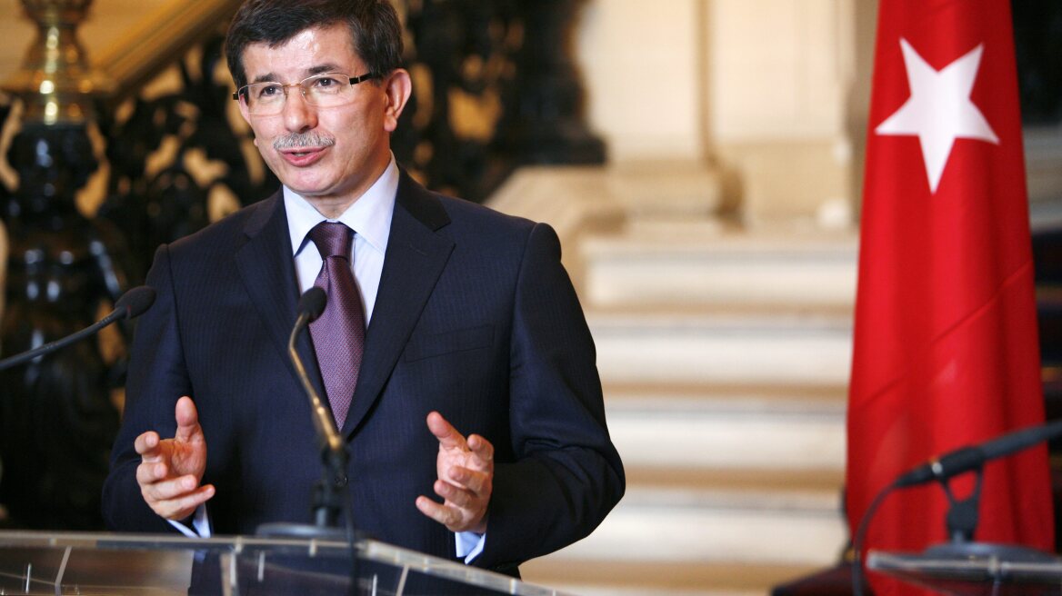 Νταβούτογλου: Θα συνεχίσουμε τη μάχη κατά της τρομοκρατίας