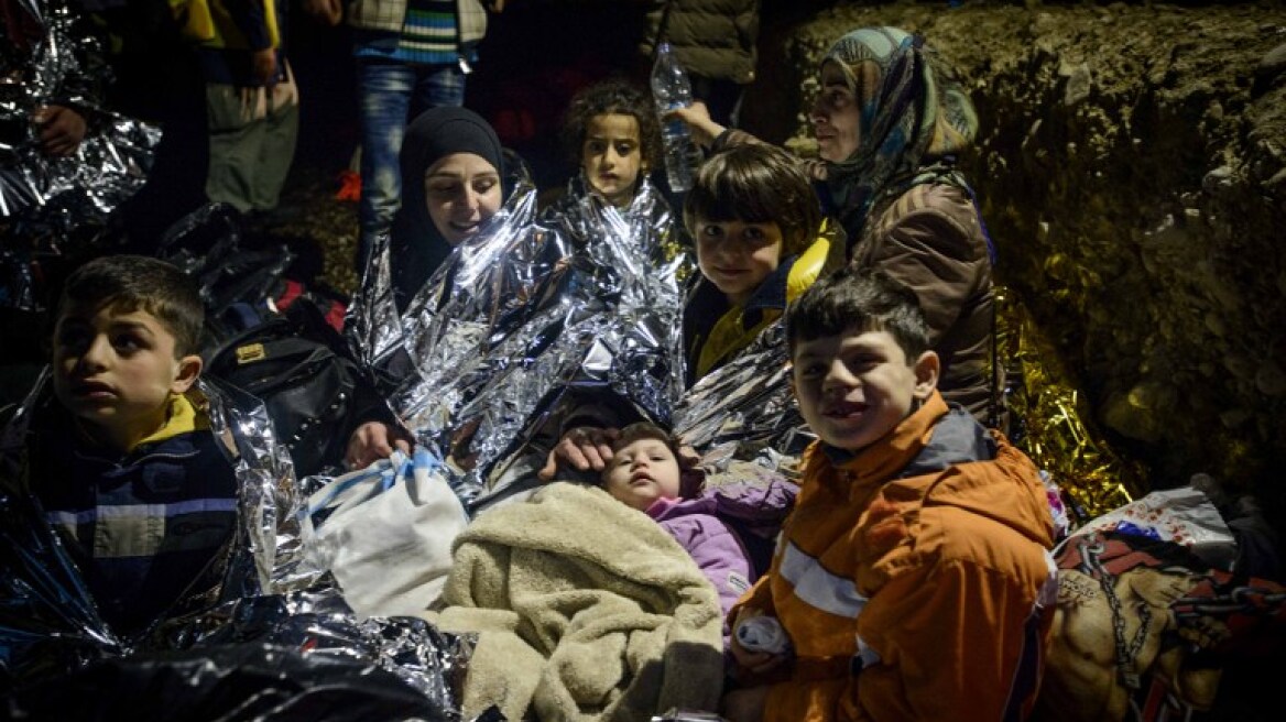 DW: 600 ειδικοί από τη Γερμανία και τη Γαλλία στα ελληνικά νησιά