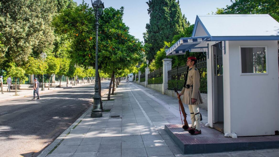 Απαγόρευσαν σε μαθητές να περάσουν από την Ηρώδου Αττικού!