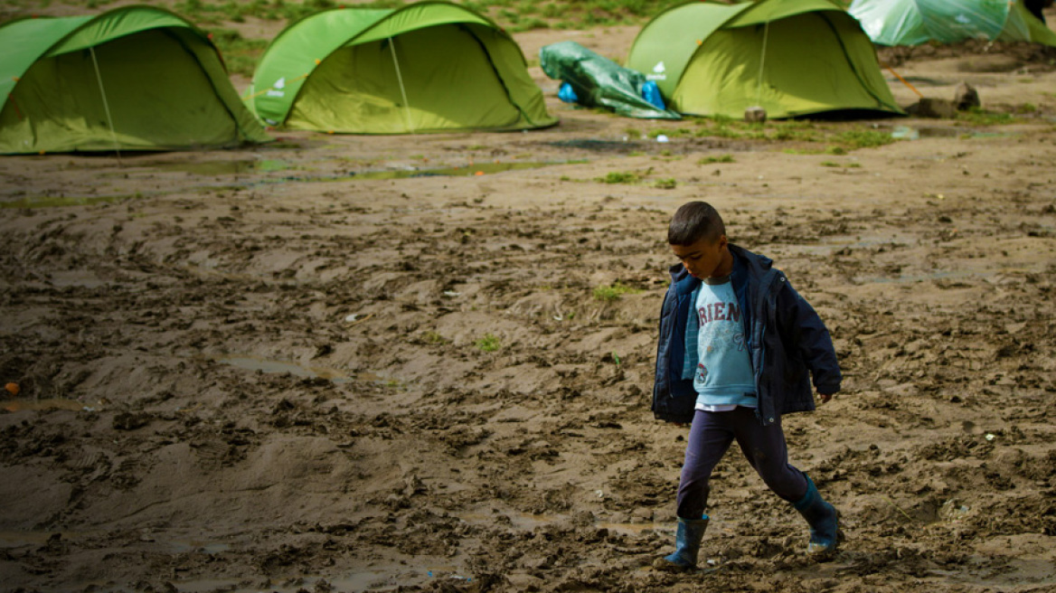 Desperation takes over in refugee camps – NGOs stop their activities