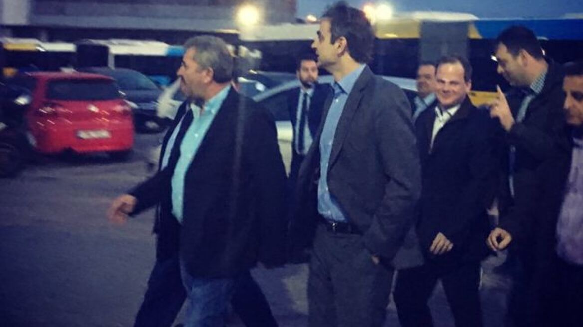 Πρωινή επίσκεψη του Κυριάκου Μητσοτάκη στο αμαξοστάσιο του ΟΣΥ