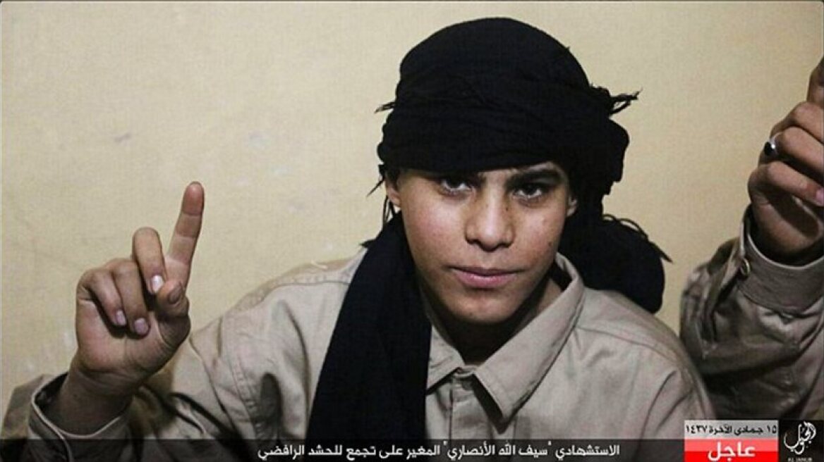 A teenager blows himself up in a local stadium in Iraq (vid)