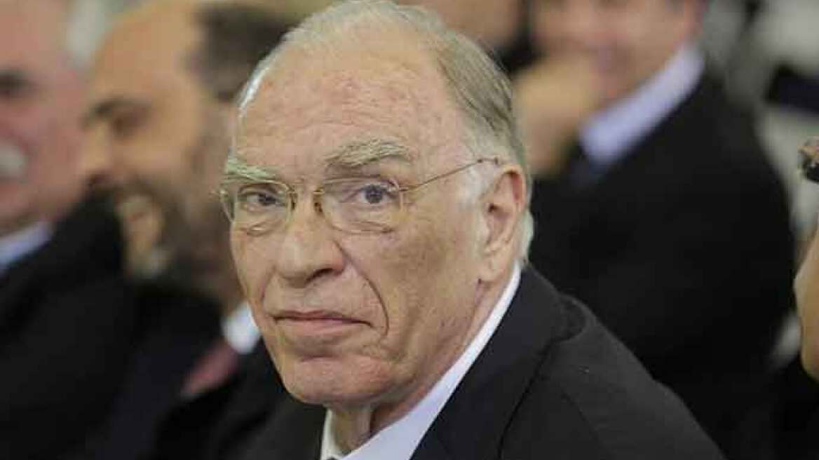 Παπανδρέου καλεί Λεβέντη