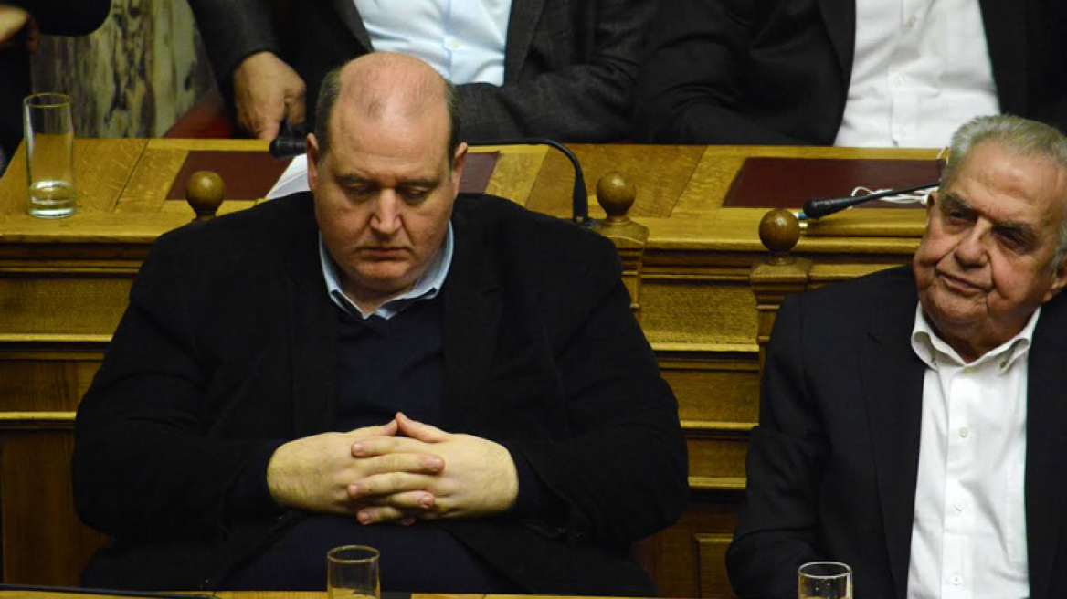 Δίνει εξηγήσεις ο Φίλης: «Για να κοιμηθώ χρειάζομαι μηχανική υποστήριξη»