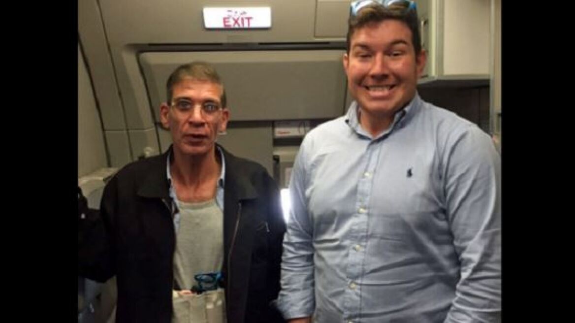 Βίντεο: Έτσι τράβηξε ο Βρετανός τη selfie με τον αεροπειρατή