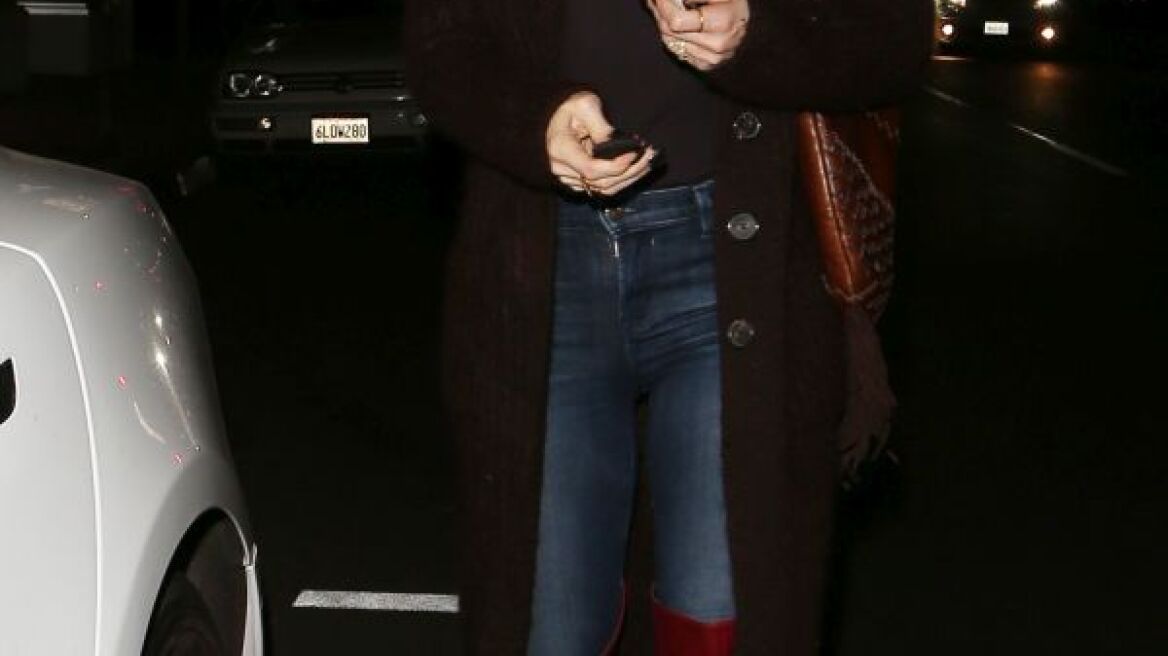 Τα φλας αποκάλυψαν το στήθος της Κέιτ Χάντσον 