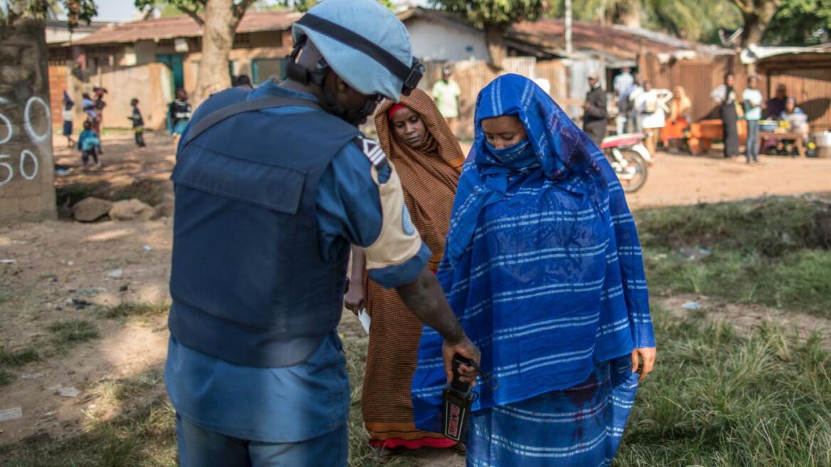 Κεντροαφρικανική Δημοκρατία: Γάλλος διοικητής ανάγκασε κορίτσια σε κτηνοβασία
