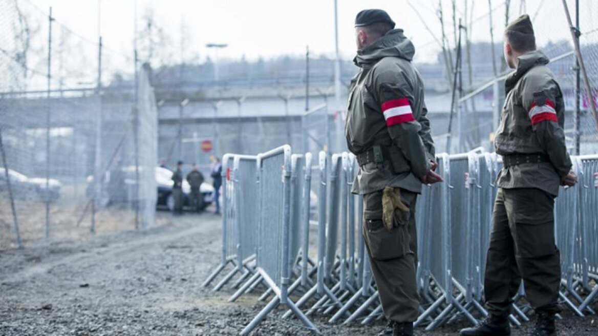 Austria to deploy military on its borders with Italy