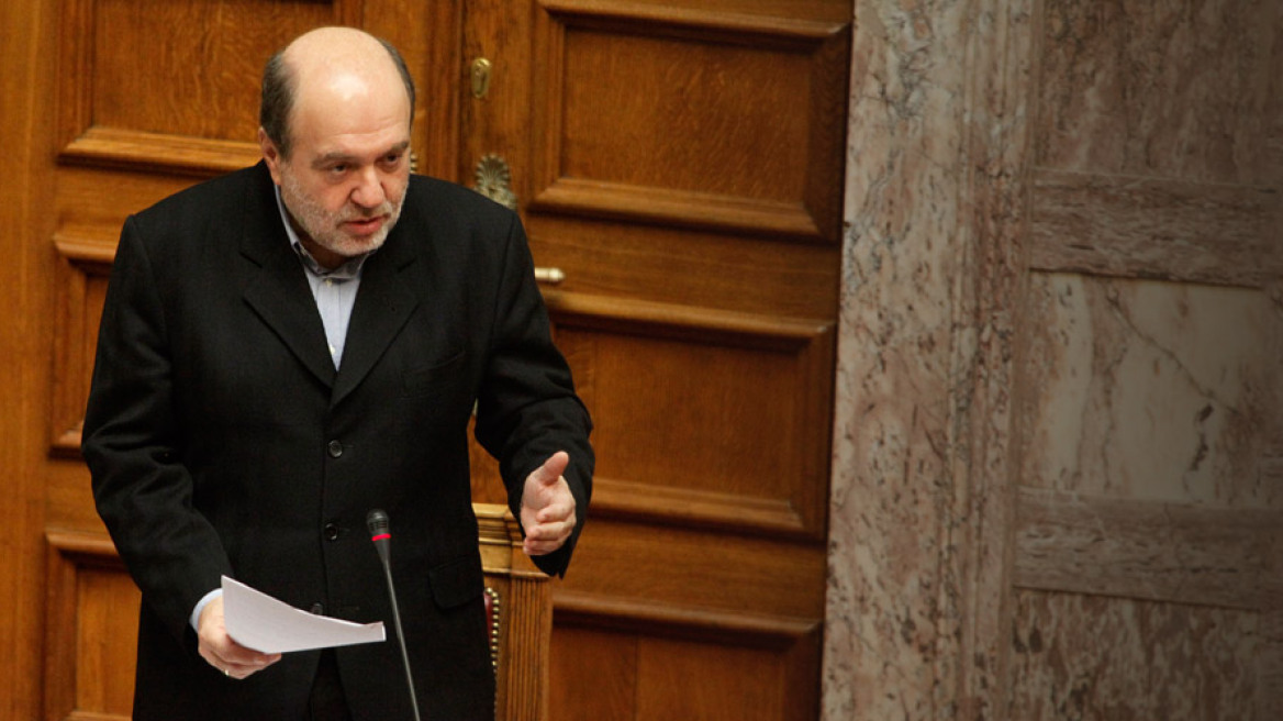 Αλεξιάδης: Η συμφωνία προβλέπει αυξήσεις φόρων