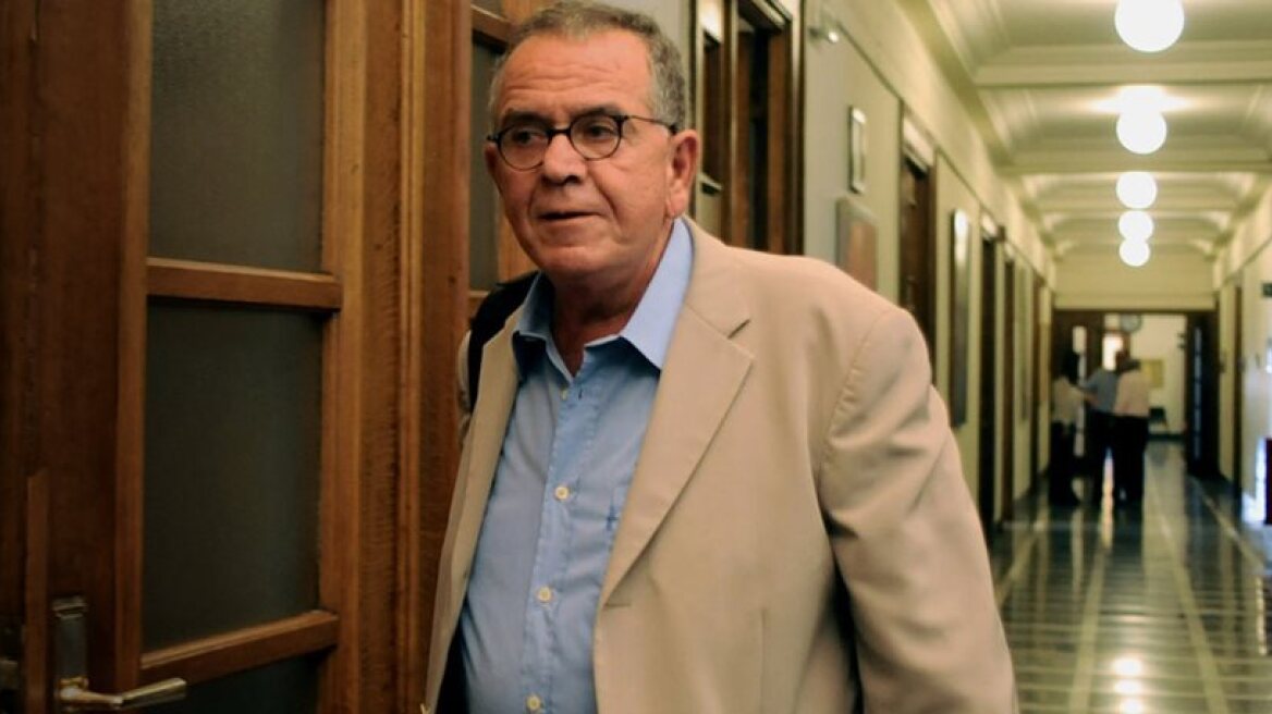 Immigration Minister Mouzalas admitted to Athens hospital