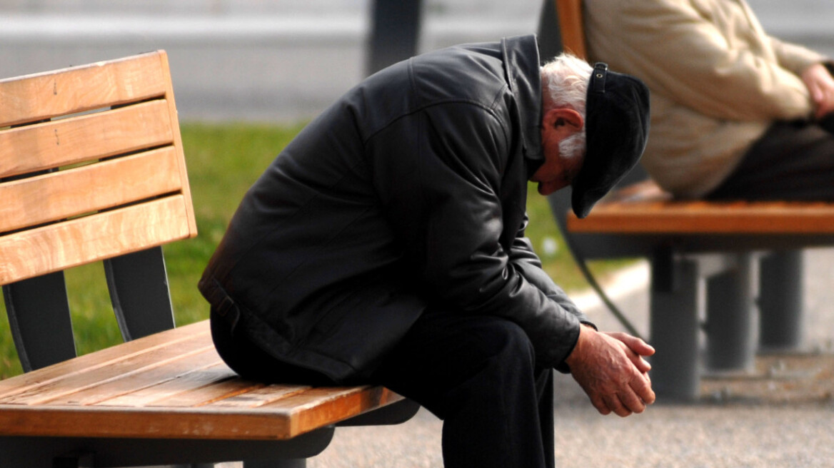 Τρίπολη: Εξαπάτησε πατέρα και γιο με δήθεν «κούρεμα» καταθέσεων