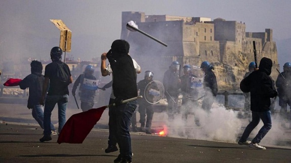 Νάπολη: Επεισόδια και τραυματίες σε διαδήλωση κατά του Ρέντσι