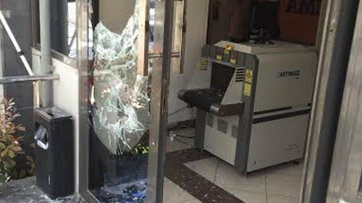 Unknown individuals attack Proto Thema offices