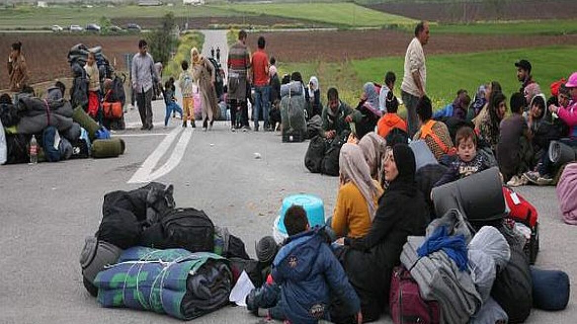 Ανοιξε από τους πρόσφυγες η εθνική οδός Λάρισας-Τρικάλων 