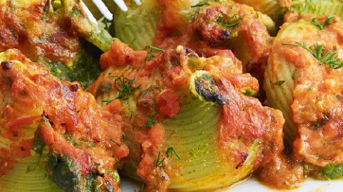 Ζυμαρικά ογκρατέν γεμιστά με σπανάκι και ανθότυρο