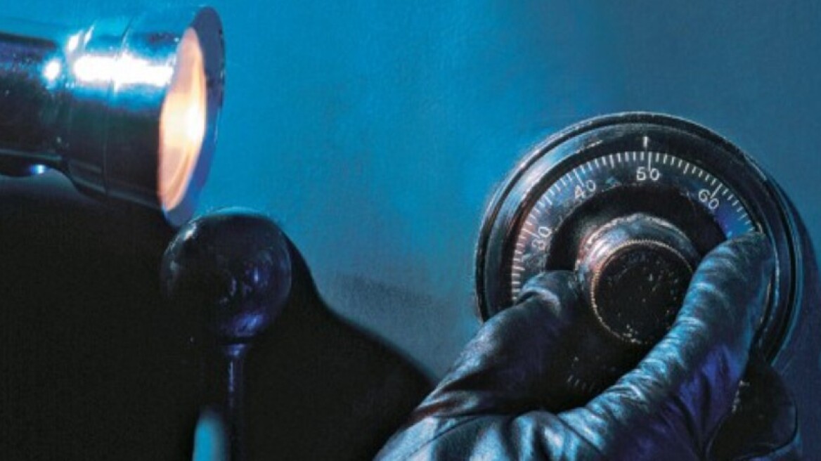 Τρίκαλα: Άρπαξαν χρηματοκιβώτιο και αγόρασαν Ι.Χ. και μηχανές