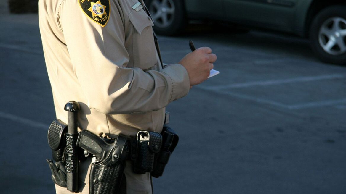 ΗΠΑ: Αστυνομικός... έσωζε άπιστους και απολύθηκε