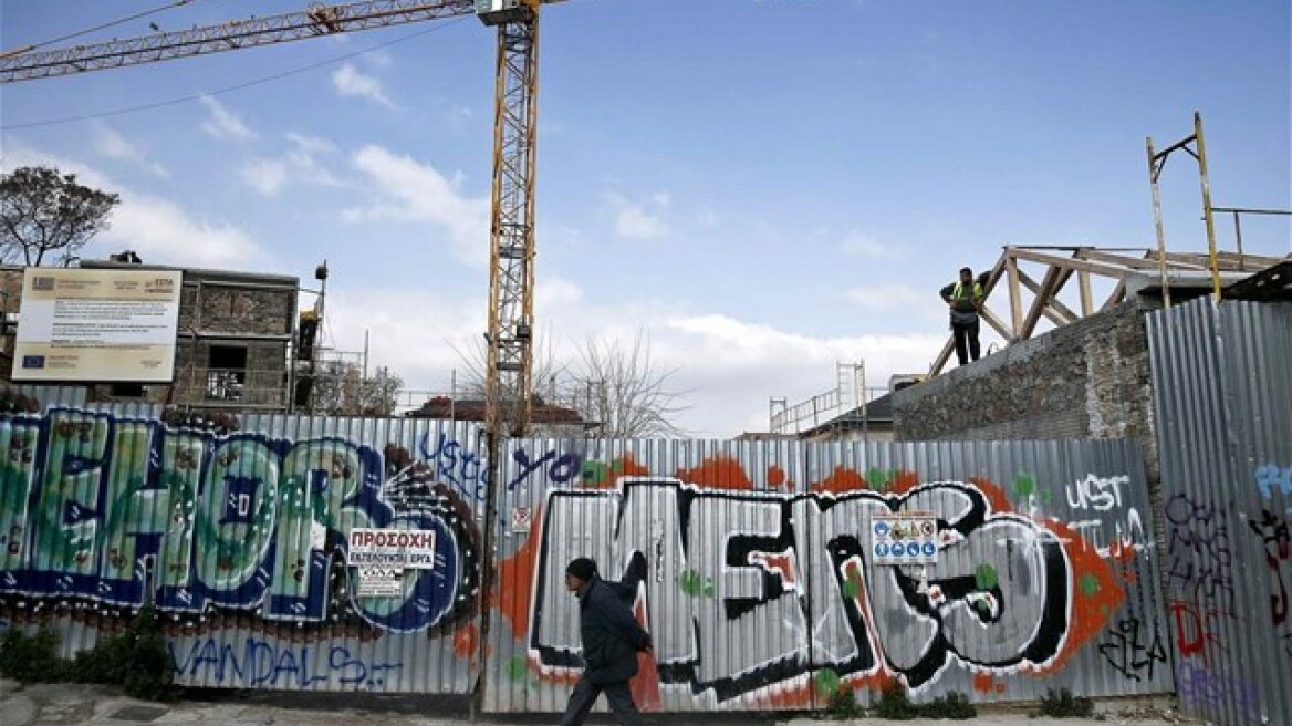 Ύφεση 1% και αύξηση ανεργίας στο 25,2% «βλέπει» για το 2016 το ΙΟΒΕ
