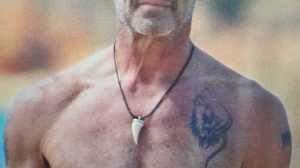 Πέτρος Κωστόπουλος: Στη θάλασσα με τον γιο του