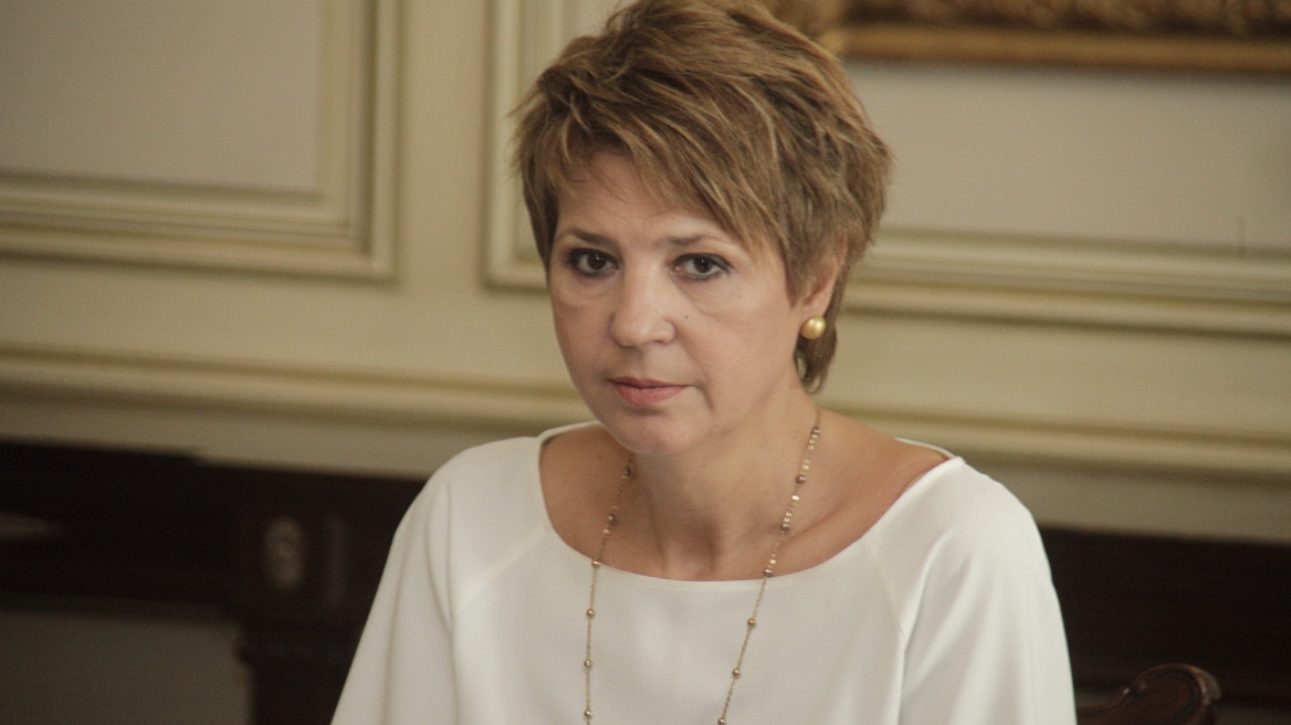 Γεροβασίλη: «Λεκτικό ατόπημα» οι απειλές Πολάκη κατά της ζωής δημοσιογράφου
