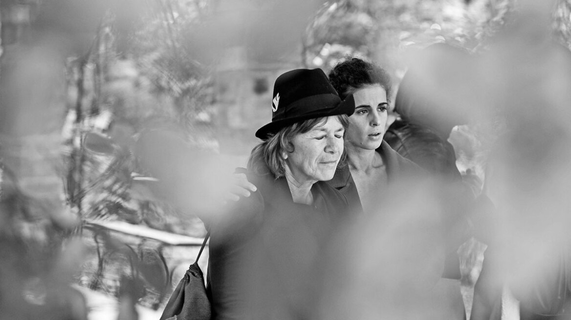 Θιασώτες μιας αναπαράστασης