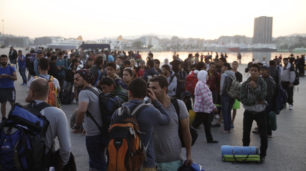 Κανένας έλεγχος: Νέα μαχαιρώματα στον Πειραιά