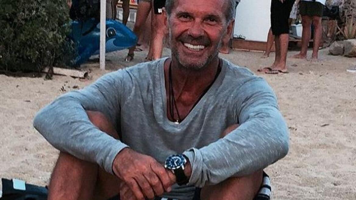 Πέτρος Κωστόπουλος: Η βόλτα με το σκάφος και η φωτογραφία με τον ναό του Ποσειδώνα