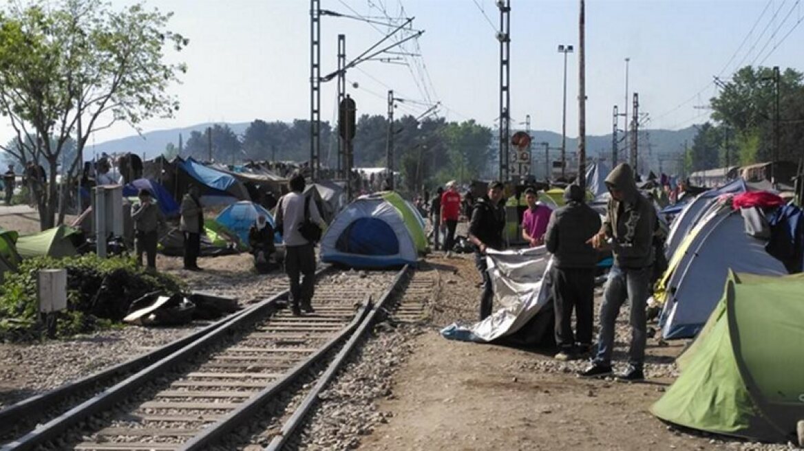 Refugees re-occupy Idomeni railway tracks shortly after being removed!