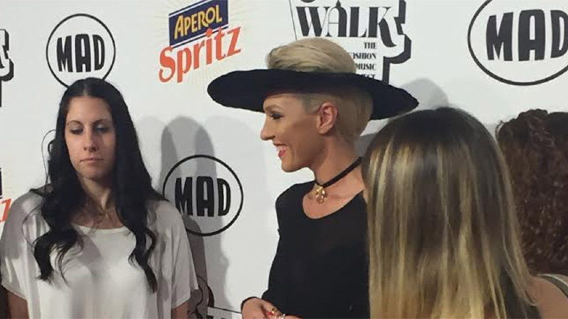 Madwalk: Λαμπερές και σέξι παρουσίες στη βραδιά της μόδας και της μουσικής 